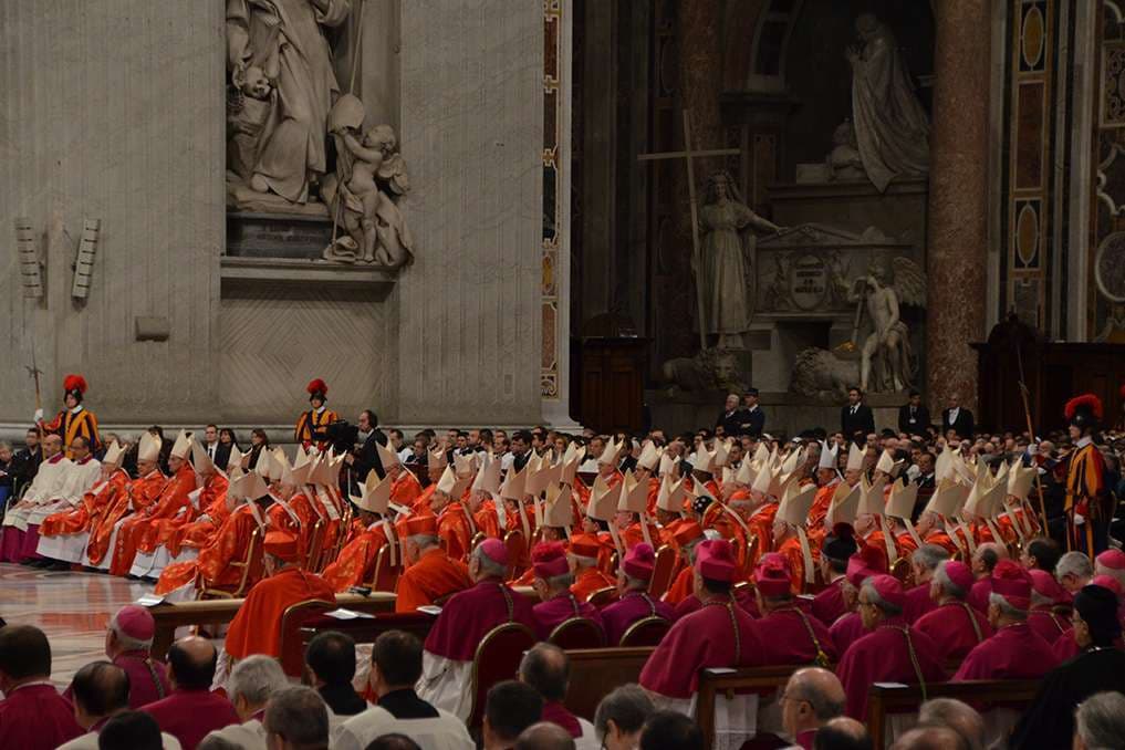 How many electors are registered to vote in the conclave? Who is not attending?