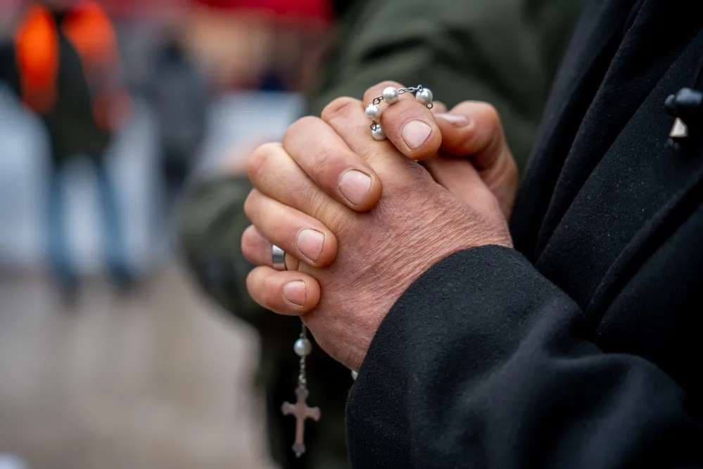 New Jersey bishop leads faithful in monthly pro-life procession culminating with prayer outside Planned Parenthood