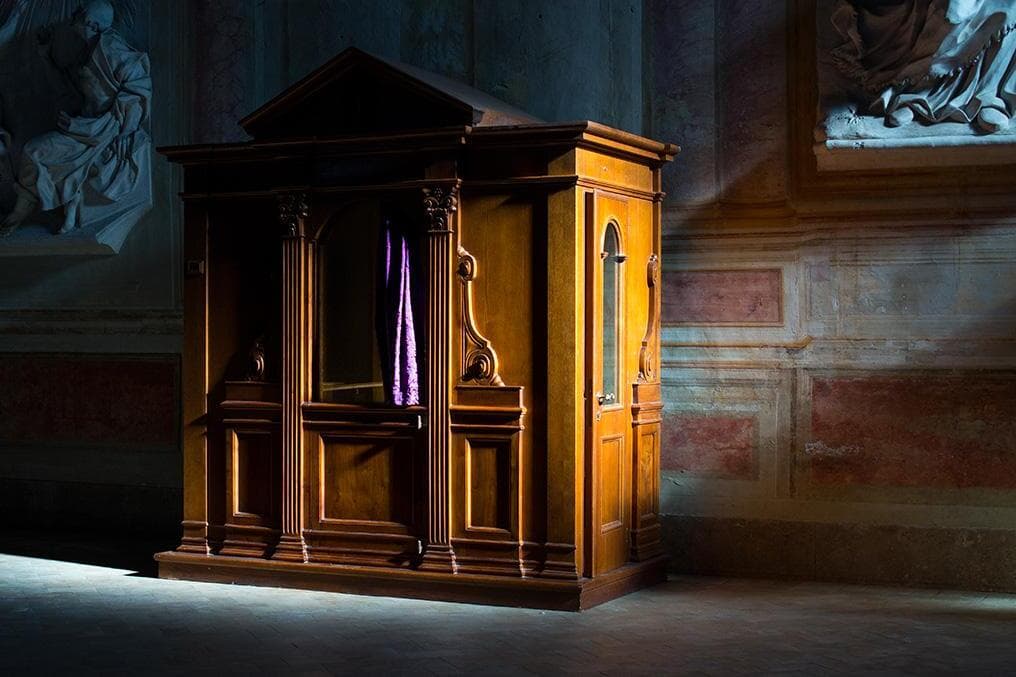 Federal court strikes down law forcing priests to break seal of Confession