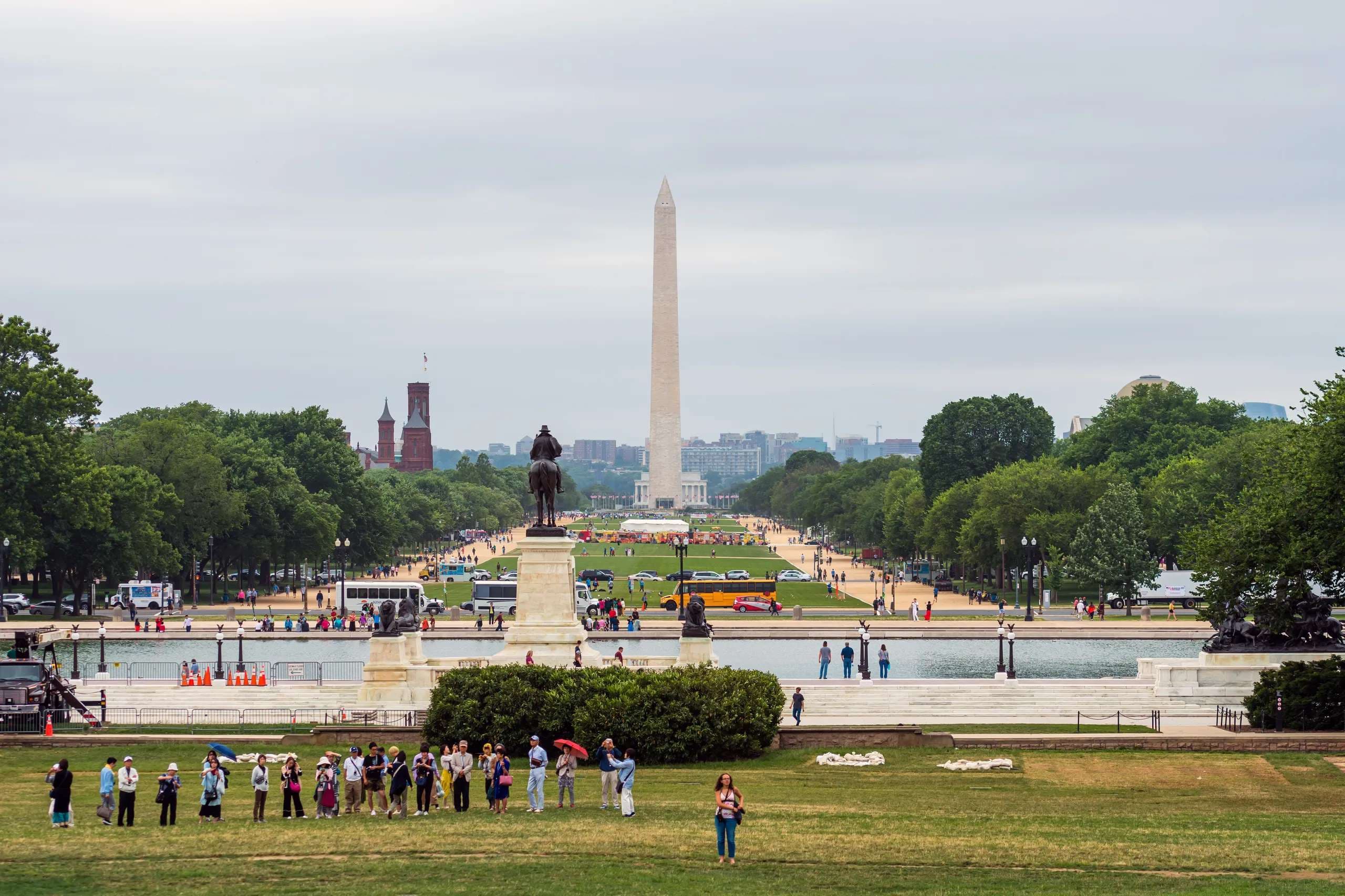 Suspect shot after firing at officers on National Mall