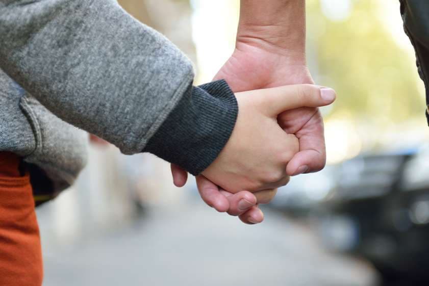 HHS moves to strengthen parental rights in children’s health care
