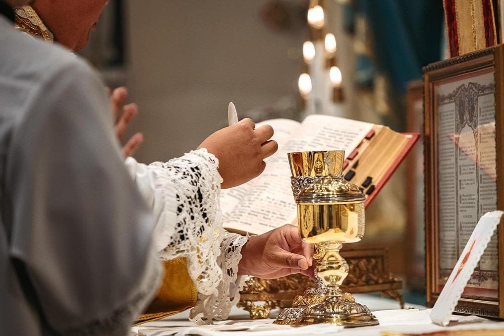 Anglican leader: Protestants must confront Catholic Eucharistic theology fueling conversions
