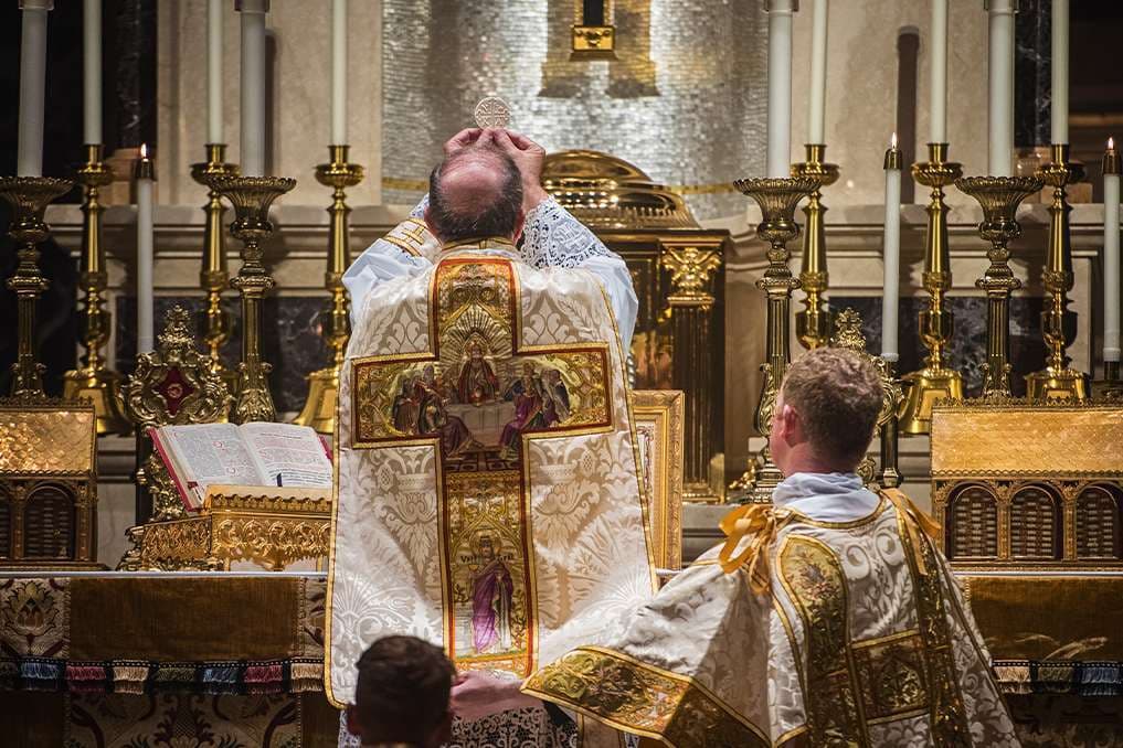 Priest proposes solution to Latin Mass tensions ahead of cardinals’ meeting with Pope Leo