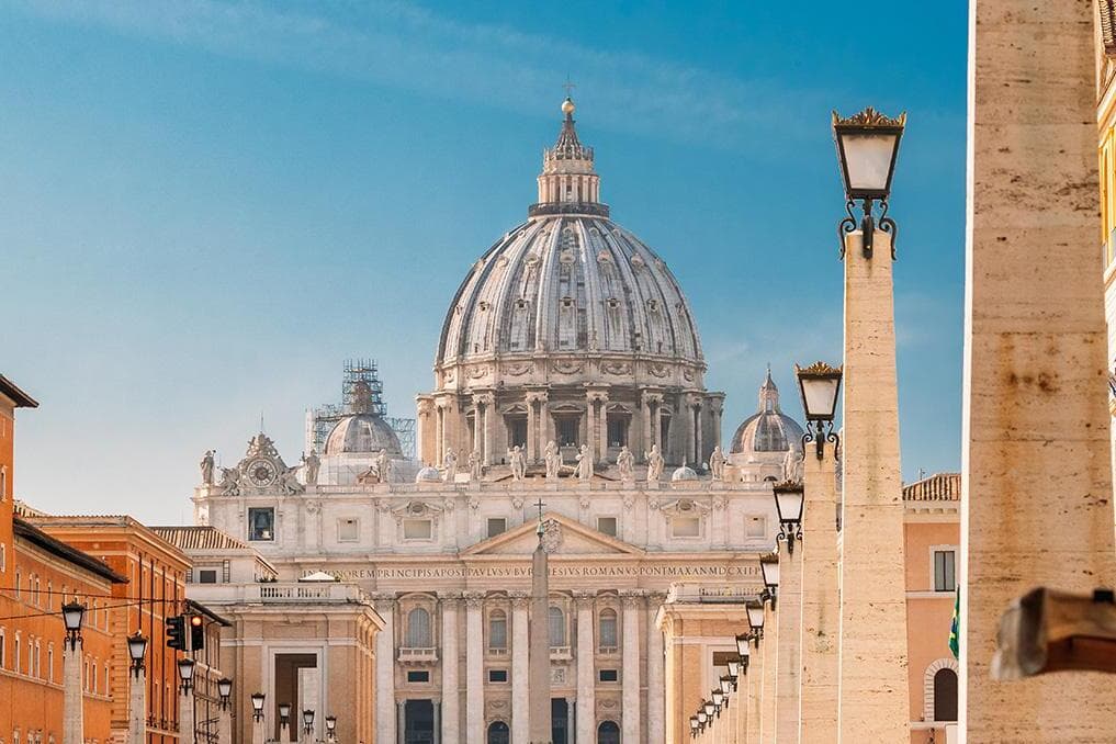 Pope Leo tightens Vatican contract rules in financial transparency push