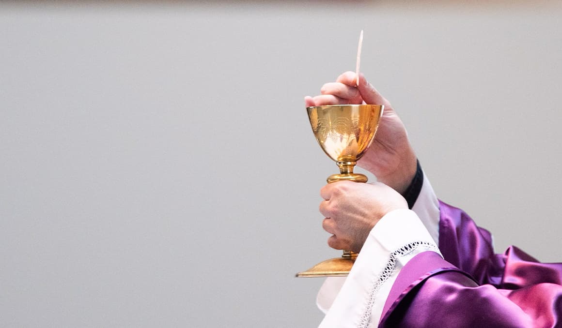 Citing attendance rates and priest shortage, Brooklyn bishop reduces Traditional Latin Masses from 3 to 2 churches