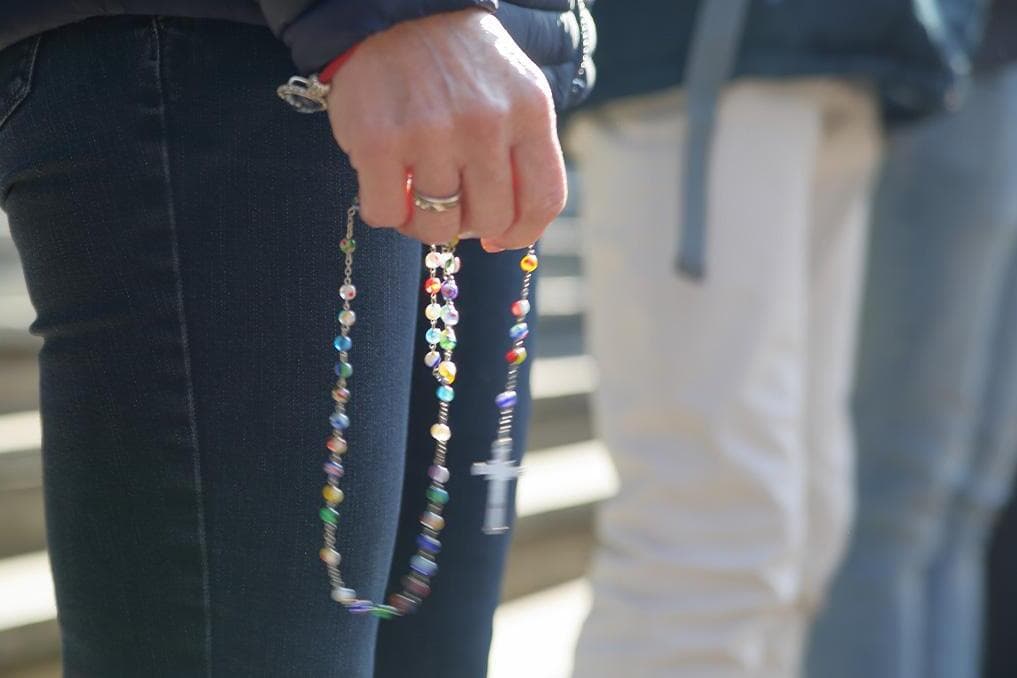 Catholics worldwide to join 24-hour ‘Rosary relay’ for priests and Pope Leo