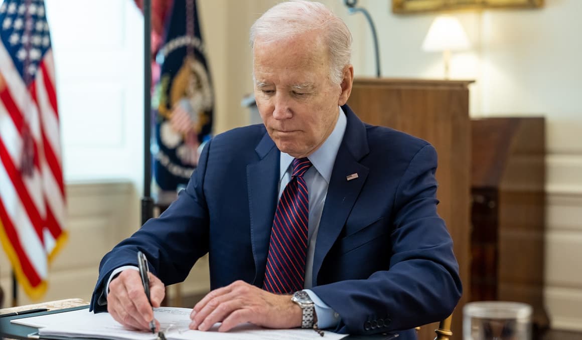Biden preemptively pardons family members, Fauci, Jan 6 committee members, and others