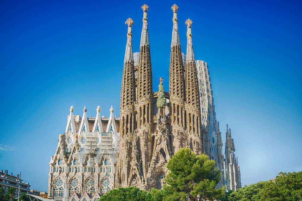 First part of cross placed on Sagrada Família’s Tower of Jesus Christ