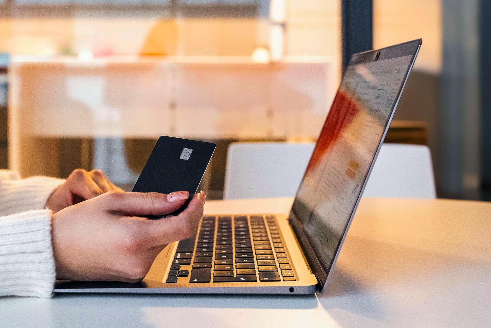 Navigating online marketplaces: Tips for savvy, safe shopping
