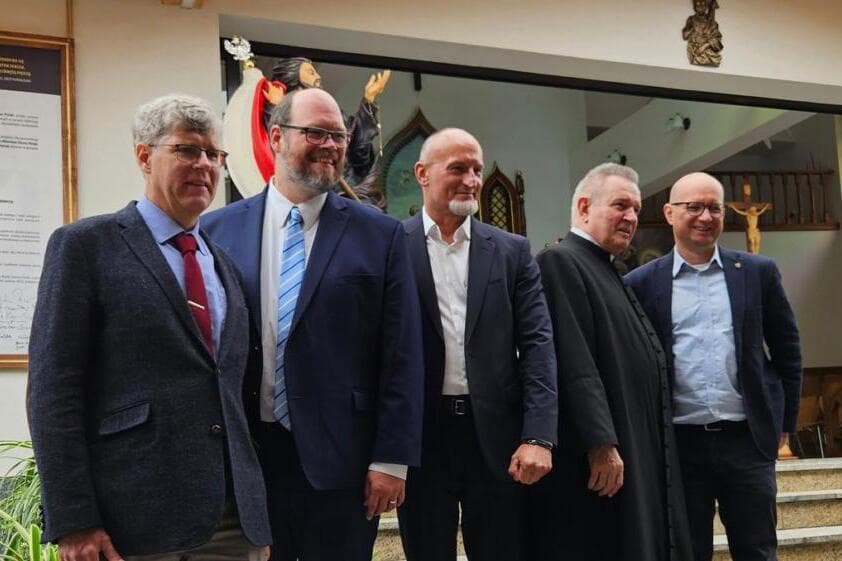 Polish pro-family leaders call on Catholic president to oppose ‘demoralizing’ school curriculum