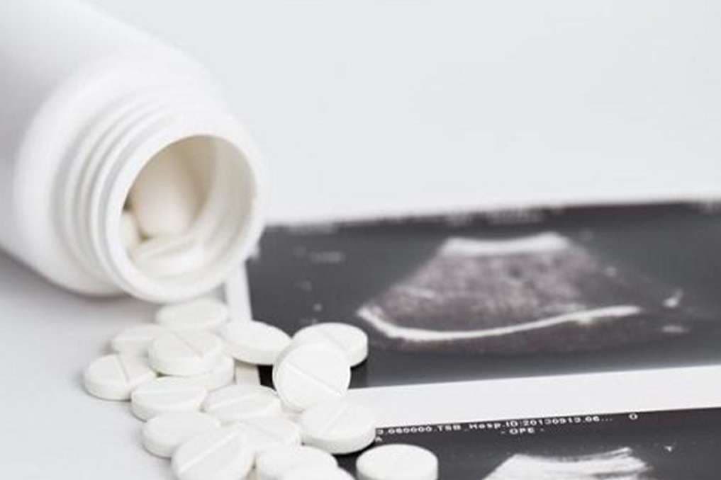 Economist: British people committing self-euthanasia