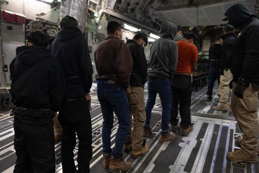 Appeals court blocks Trump from deporting alleged members of Tren de Aragua gang