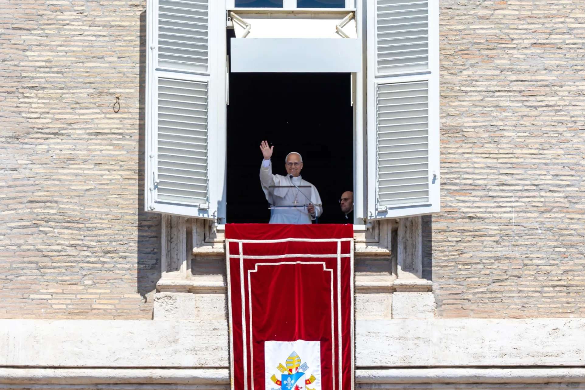 Pope Leo honors journalists killed in conflicts on World Press Freedom Day