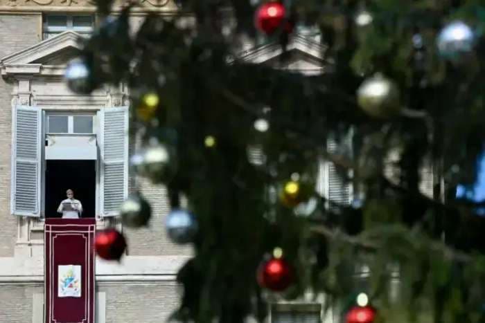 Peace must reach nations as well as homes and families, Pope Leo says at New Year’s Day Angelus