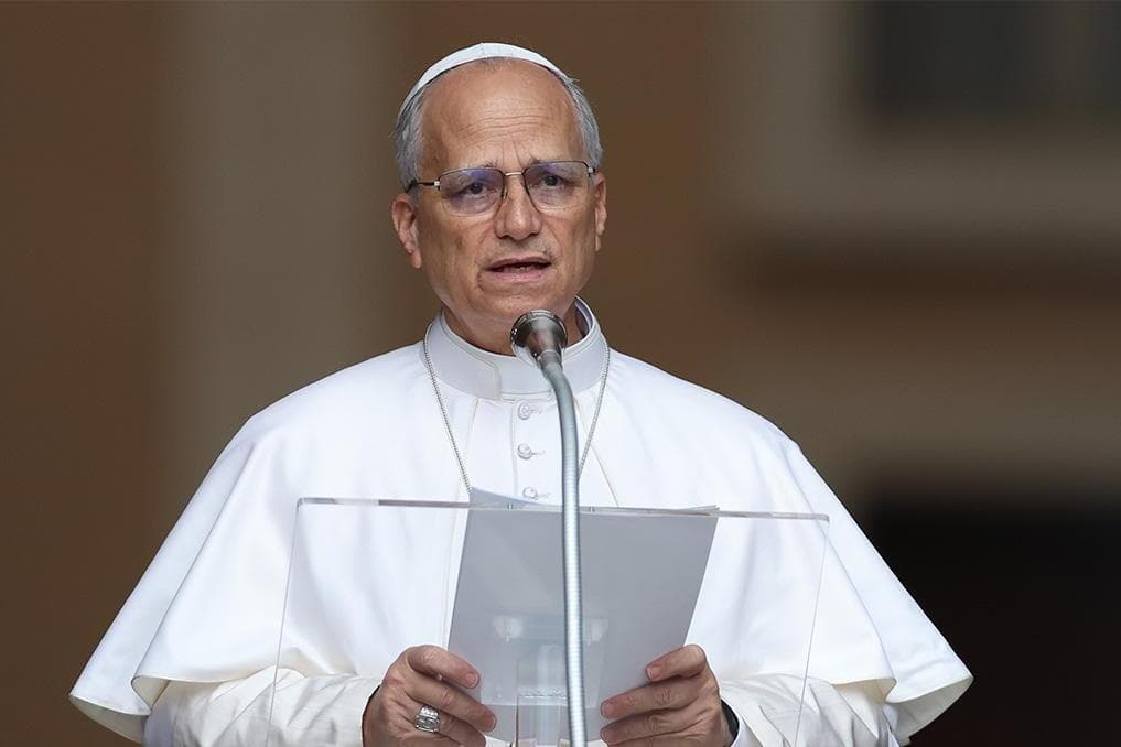 Pope Leo encourages French civic leaders to unite politics and faith