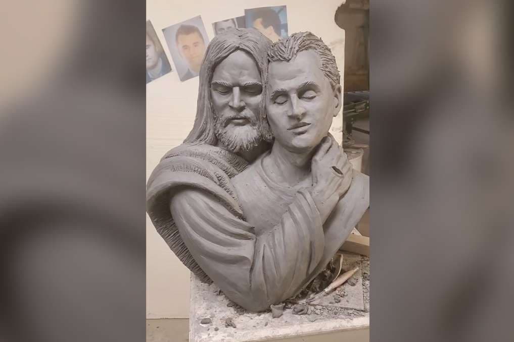 Catholic artist creates Charlie Kirk sculpture for Ave Maria University