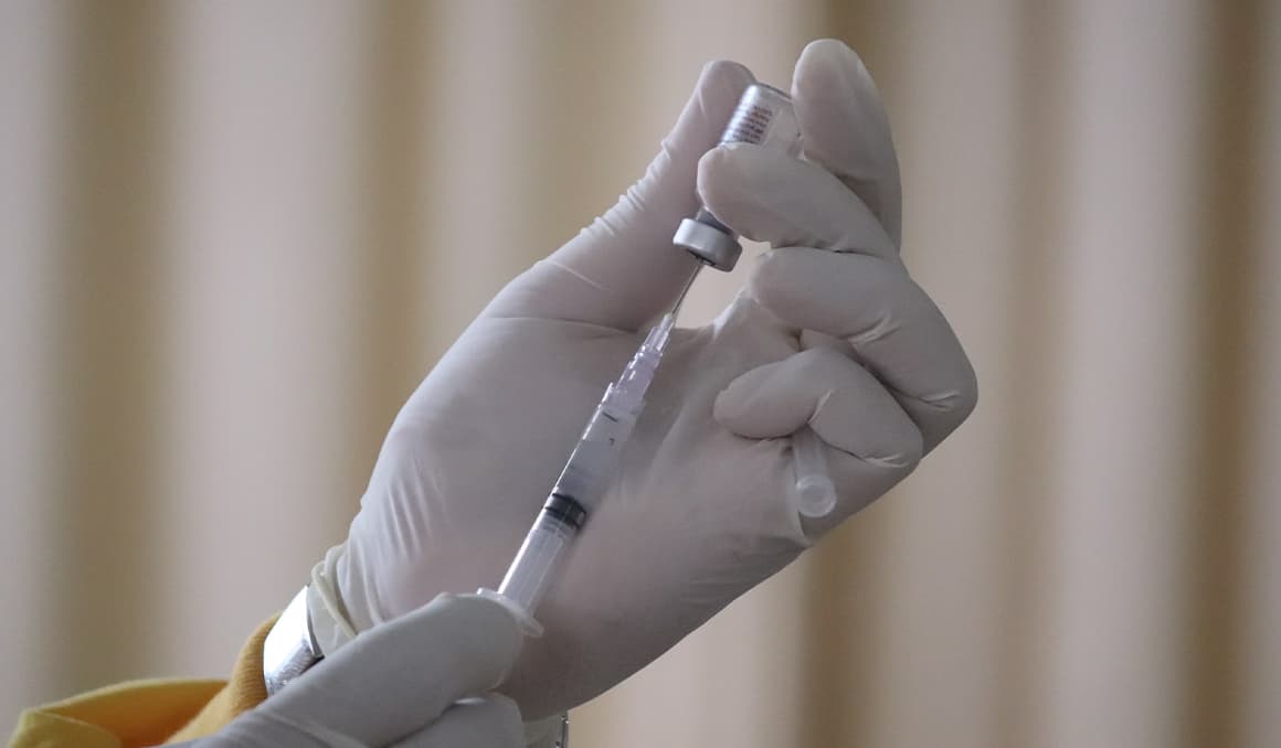 Trump DOJ drops charges against physician who helped patients dodge COVID shot mandates