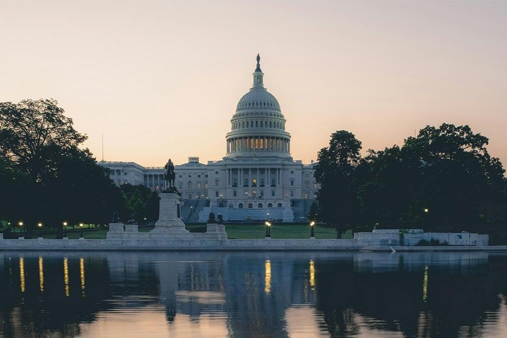 Shutdown countdown: Senate rejects funding plans, Democrats request Trump meeting