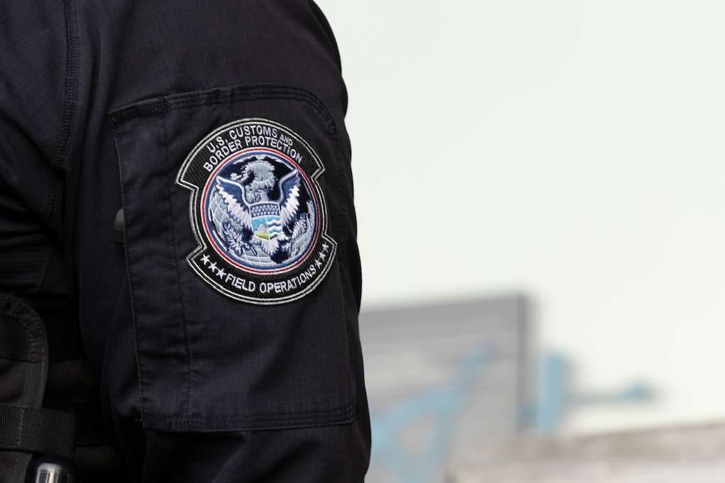 Report: Flawed AI system fast-tracked inexperienced ICE recruits into field work
