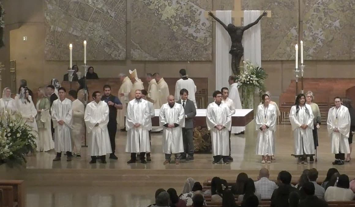 New Catholics welcomed in record numbers at Easter Vigil across US dioceses
