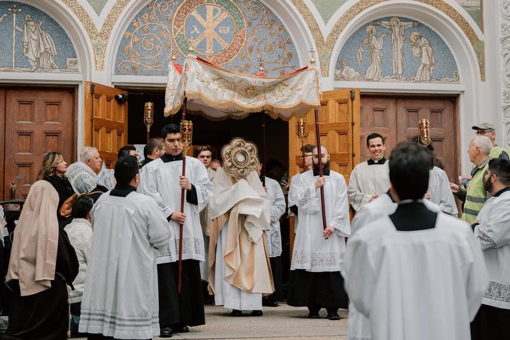 Eucharistic procession makes way through Pasadena in preparation for national pilgrimage