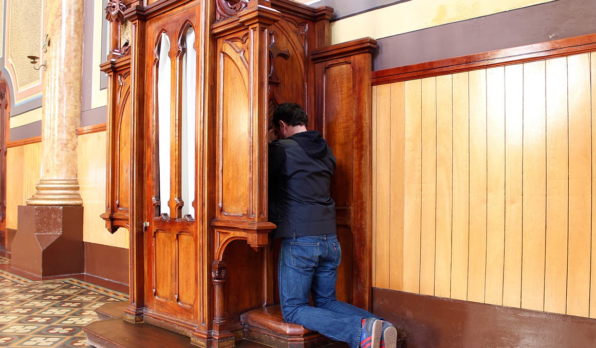 Washington governor signs law threatening seal of confession; bishops push back in defense of religious freedom